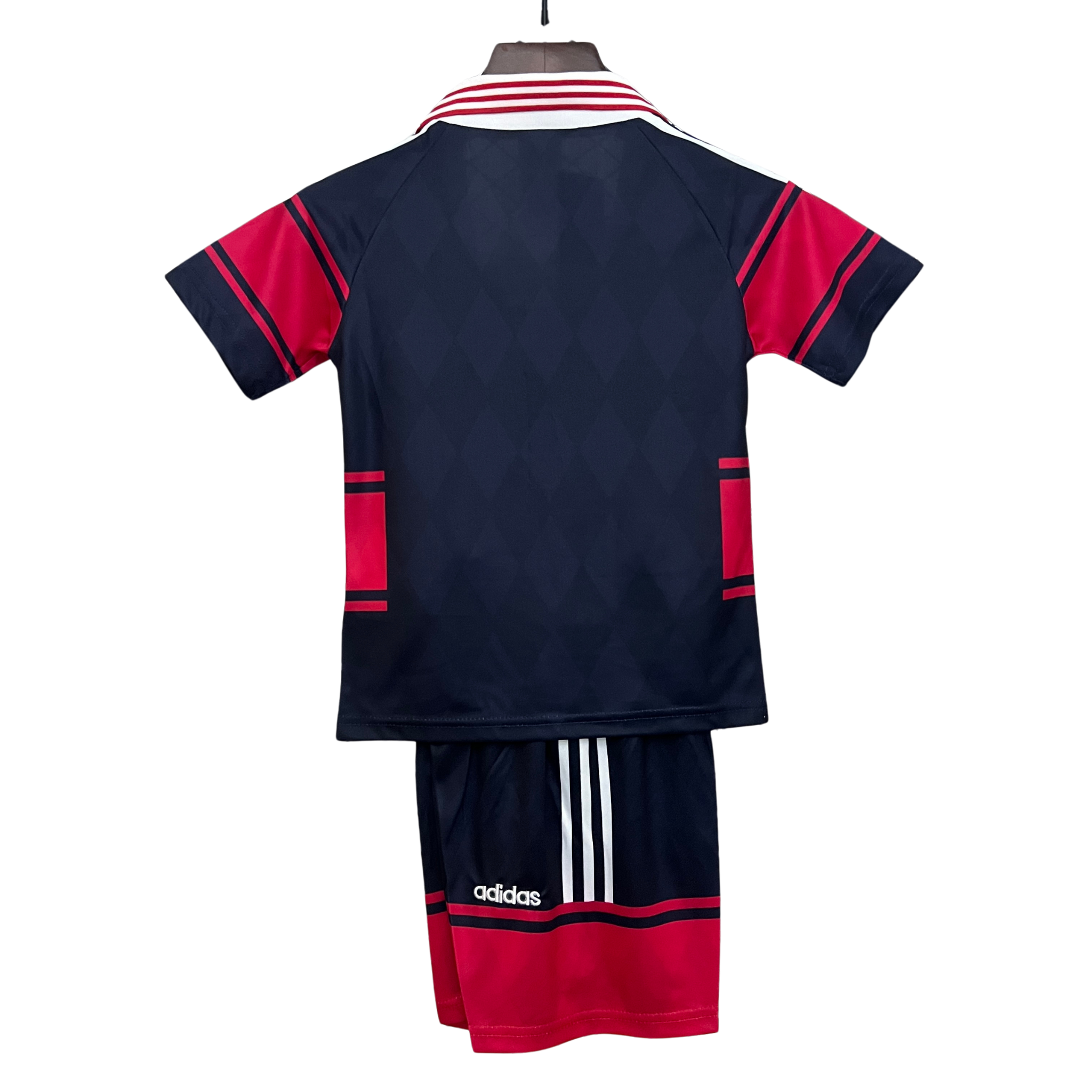 Kit Bayern Munich I 97/99 Infantil