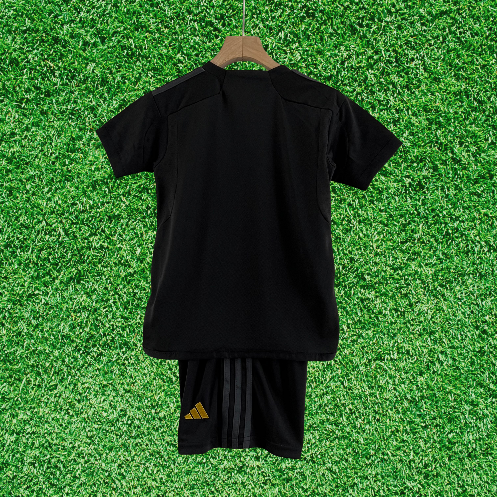 Kit Real Madrid III 23/24 Infantil