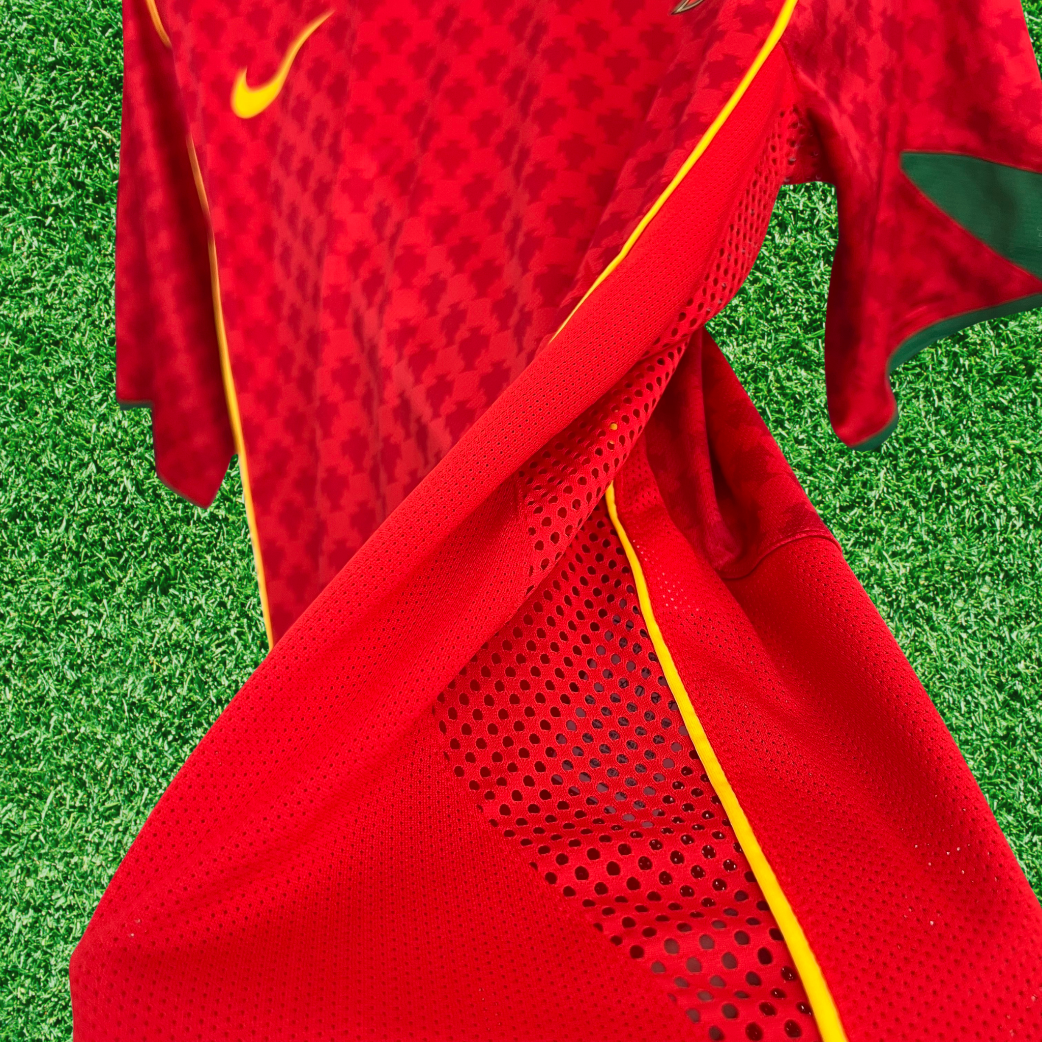 Camisa Portugal I 2004 Retrô