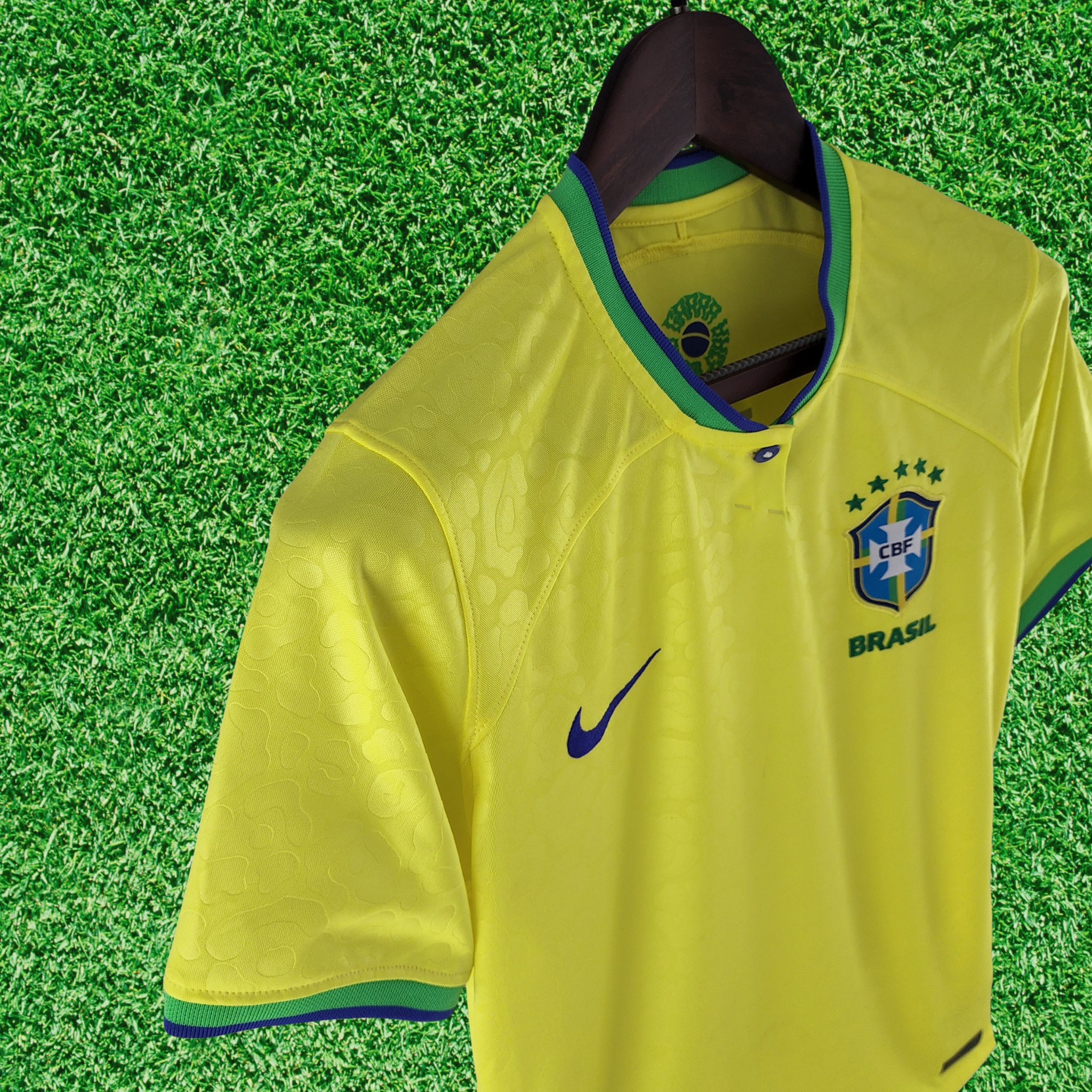 Camisa Brasil I 2022 Feminina Retrô