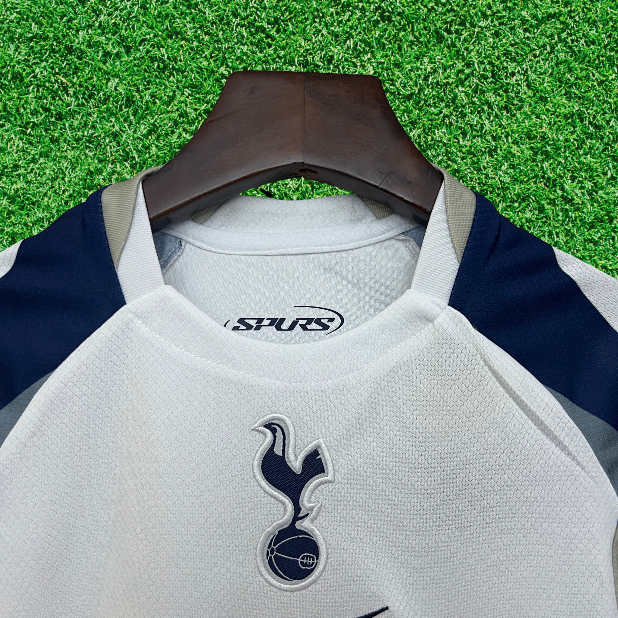 Kit Tottenham Hotspur I 25/26 Infantil