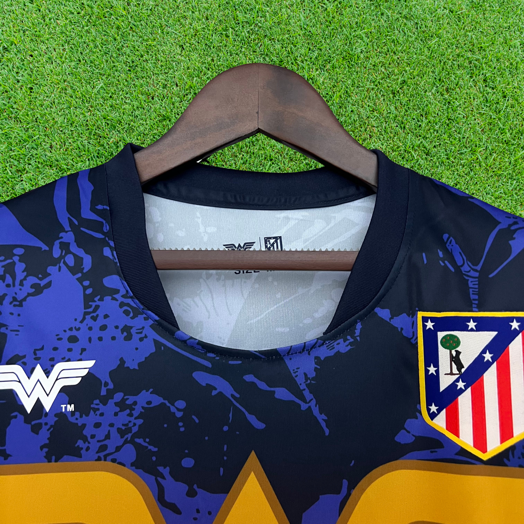 Camisa Atlético Madrid Especial Mulher Maravilha 25/26 Torcedor