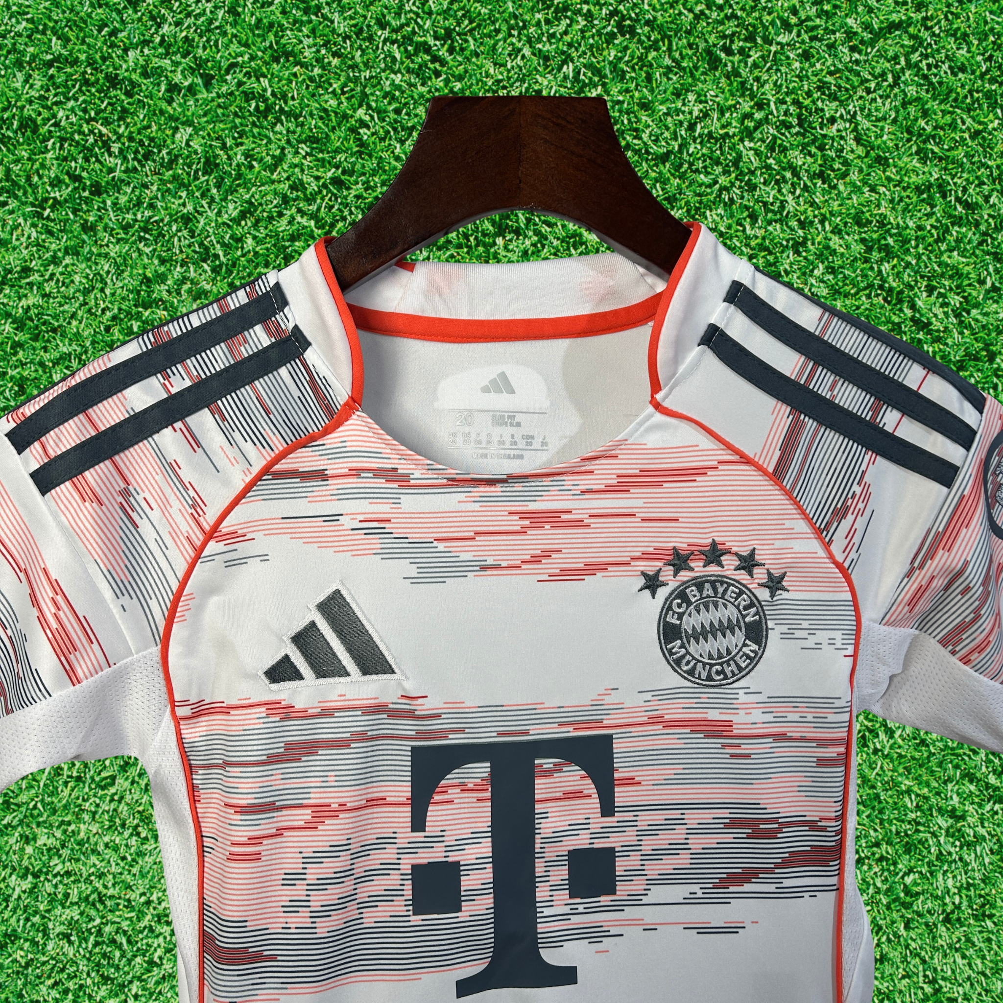 Kit Bayern Munich II 25/26 Infantil