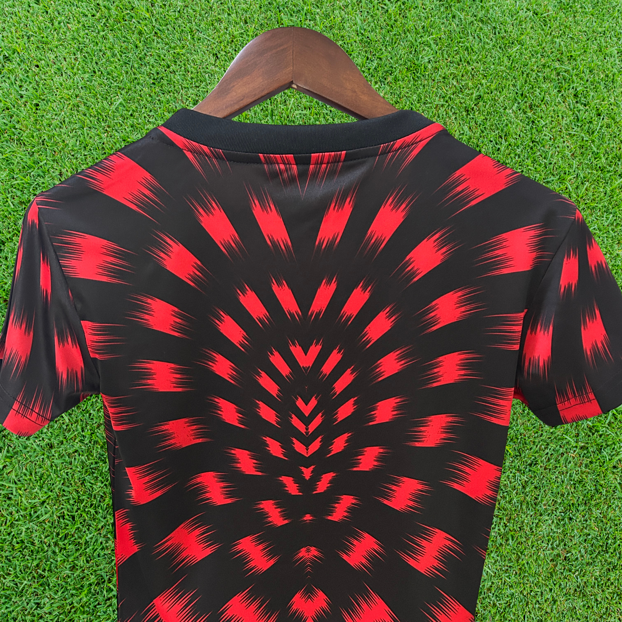 Camisa Flamengo Pré-Jogo 25/26 Feminina Torcedor