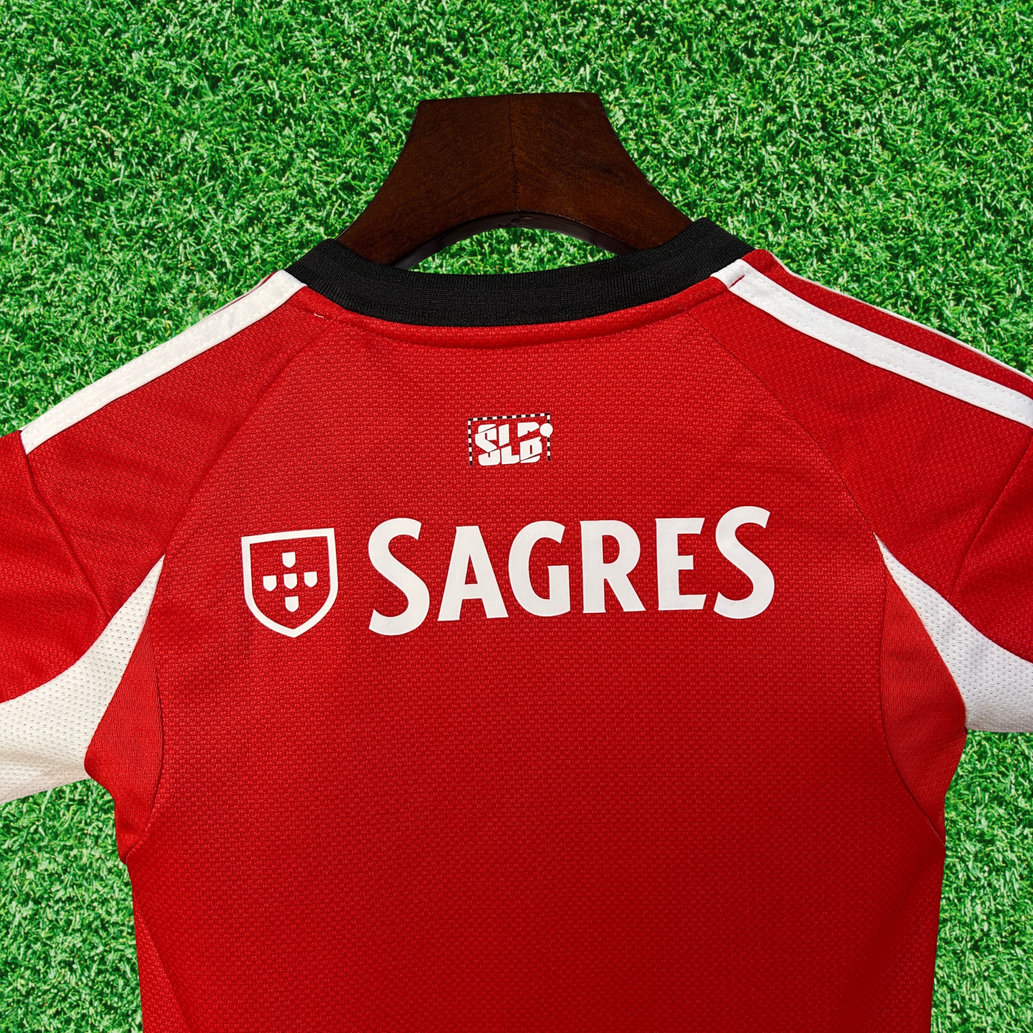 Kit SL Benfica I 25/26 Infantil