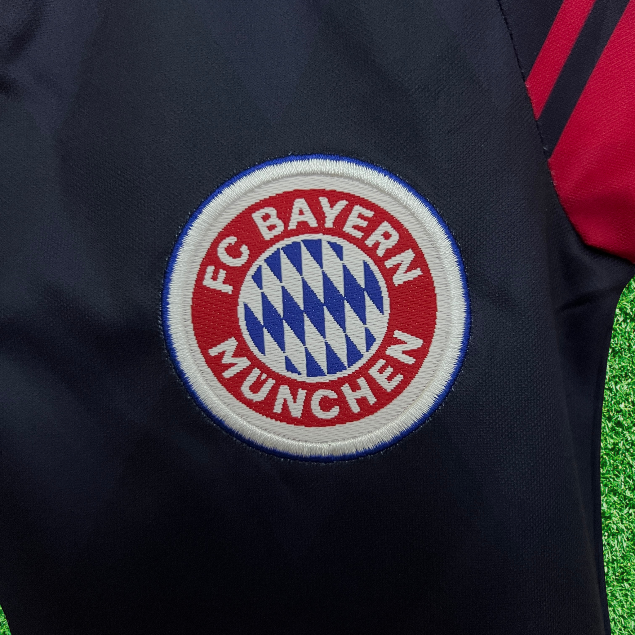 Kit Bayern Munich I 97/99 Infantil