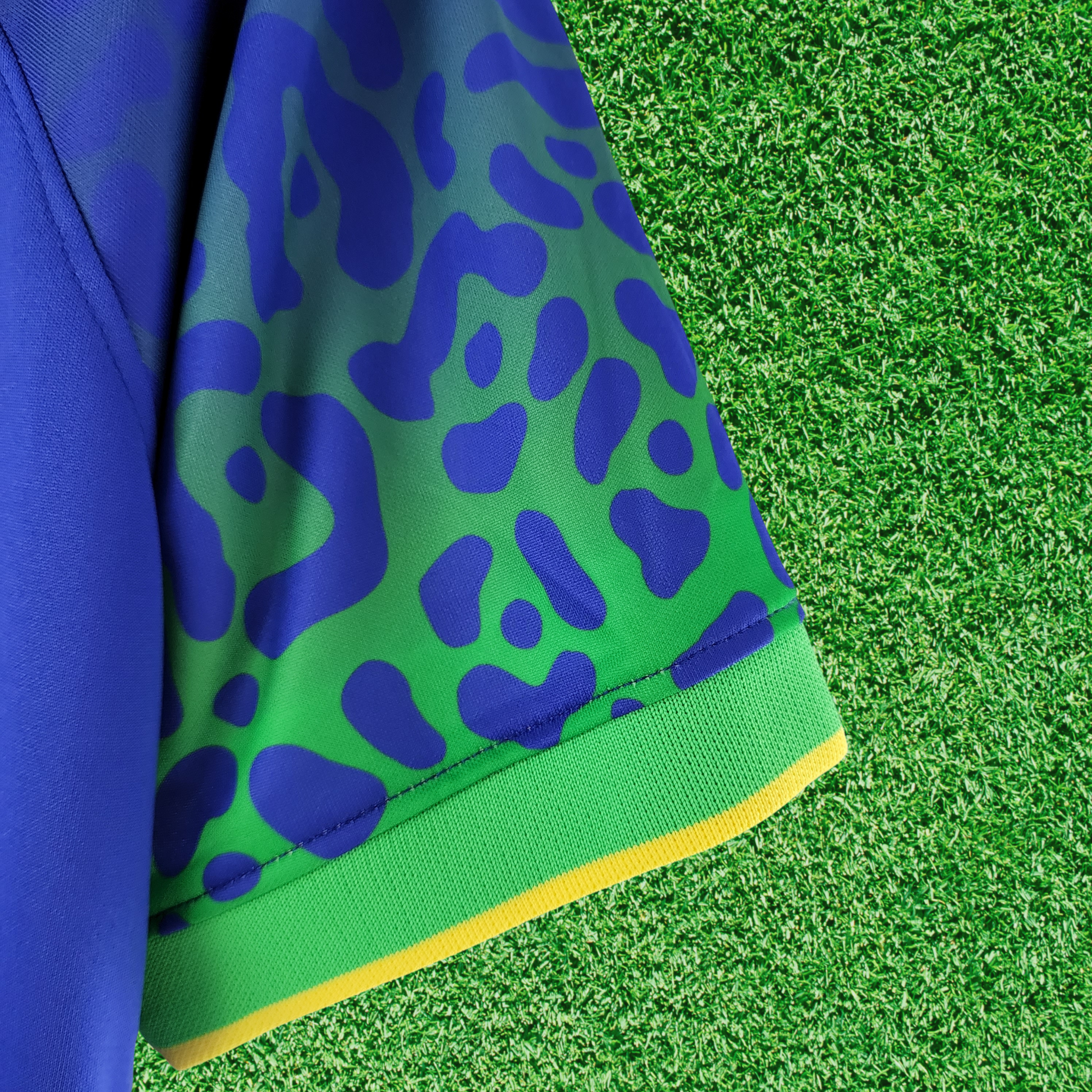 Camisa Brasil II 2022 Retrô