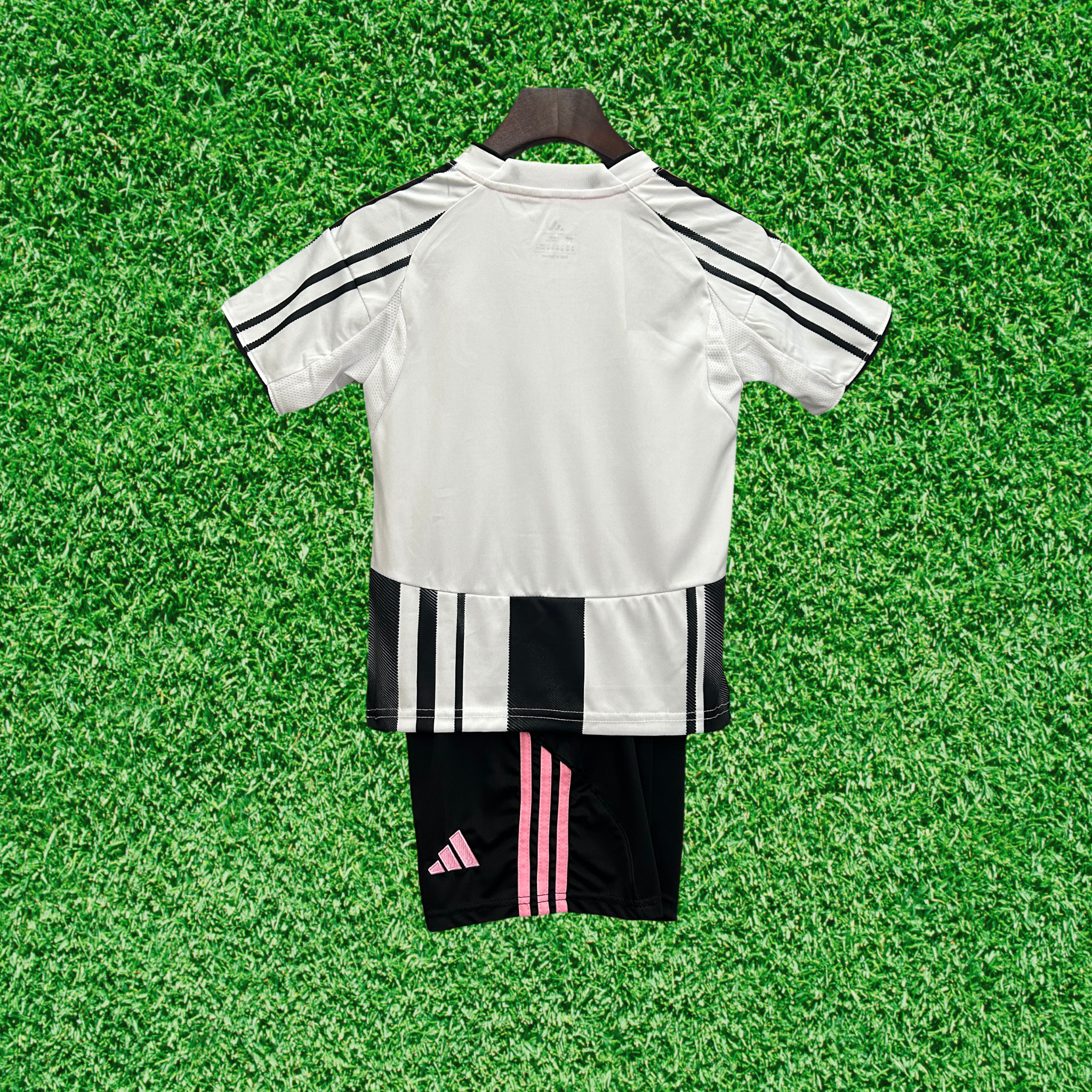 Kit Juventus I 25/26 Infantil