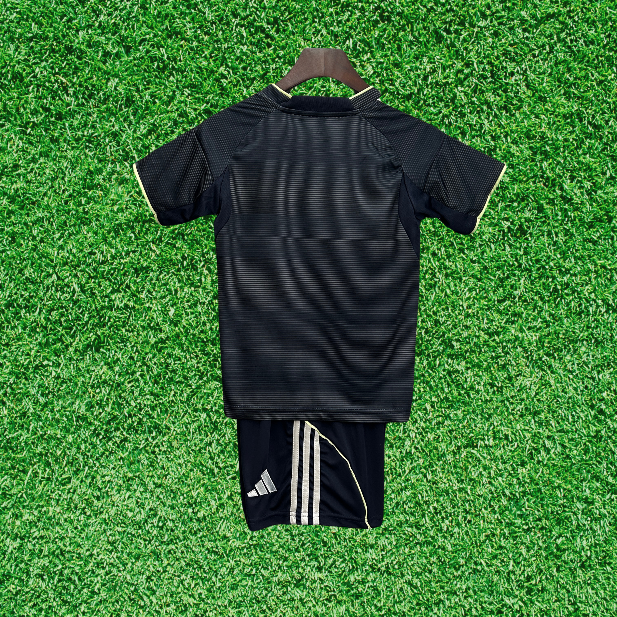 Kit Real Madrid II 25/26 Infantil