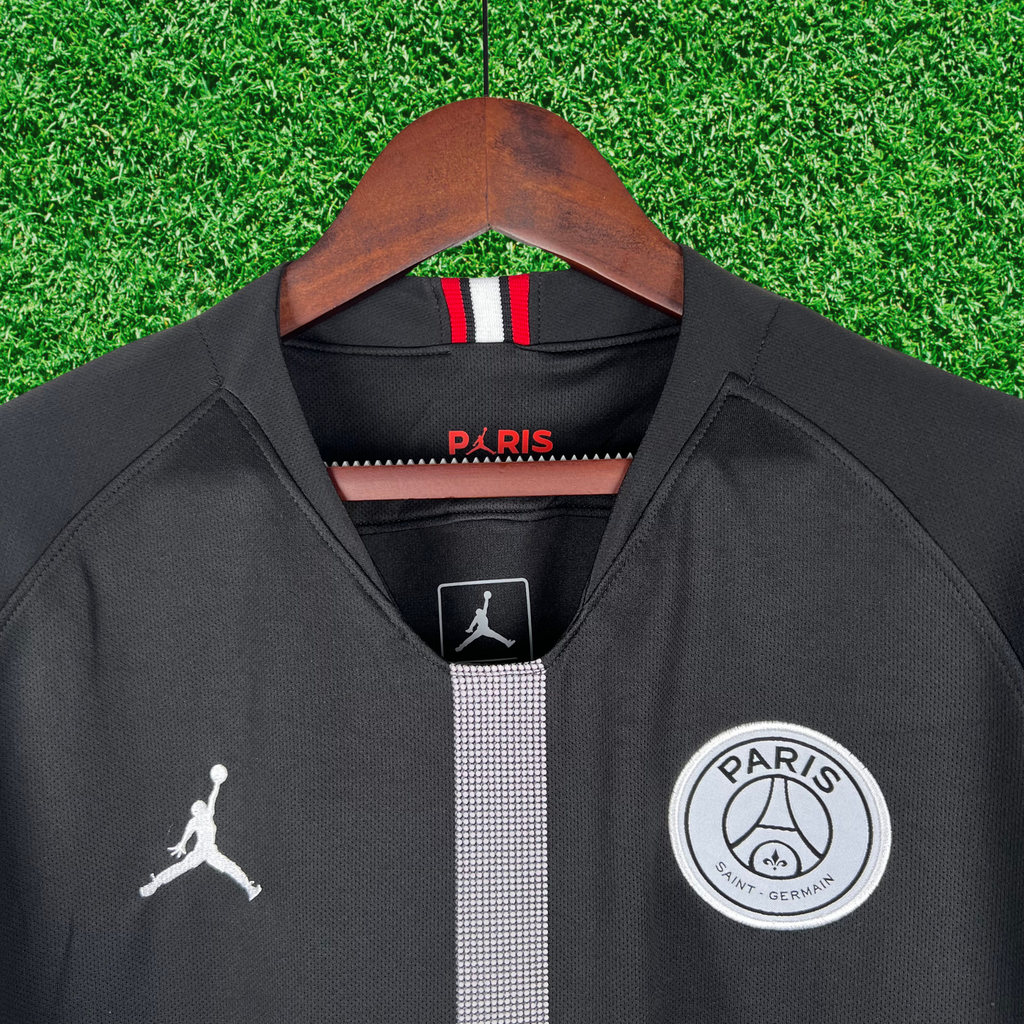 Camisa Paris Saint-Germain F.C (PSG) Preta 18/19 Retrô