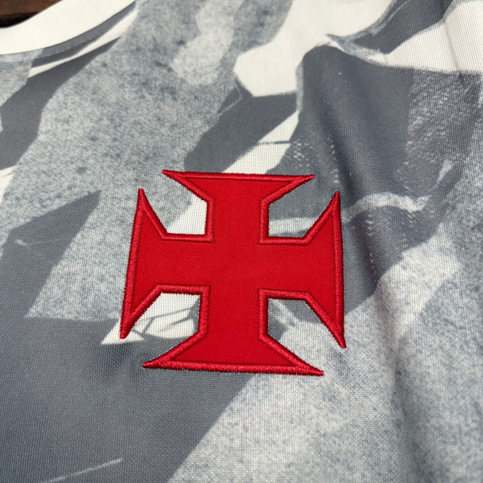 Camisa Vasco Pré-Jogo 26/27 Torcedor